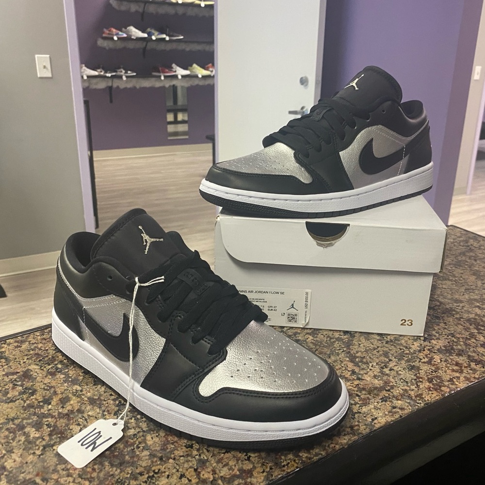 Jordan 1 Low “Silver Toe”